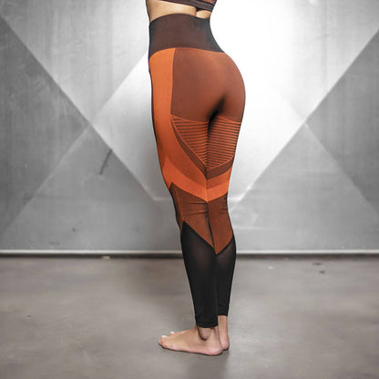 High-waisted pants and long-sleeved yoga suit
